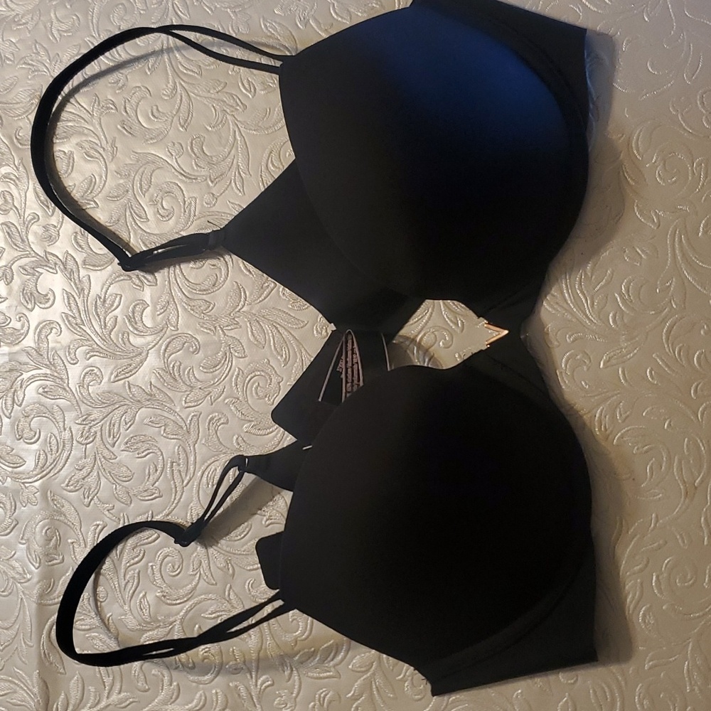 Brand new push you bra Victoria secret